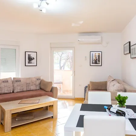 Senad - Mali - Mpolo Apartment