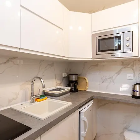 Senad - Mali - Mpolo Apartman *