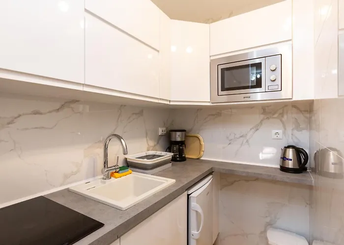 Senad - Mali - Mpolo Apartman *